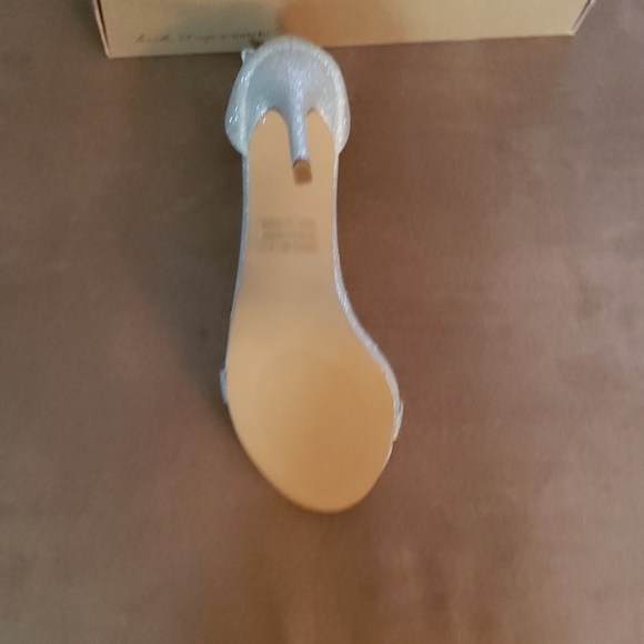 Heela - Picture 3 of 3